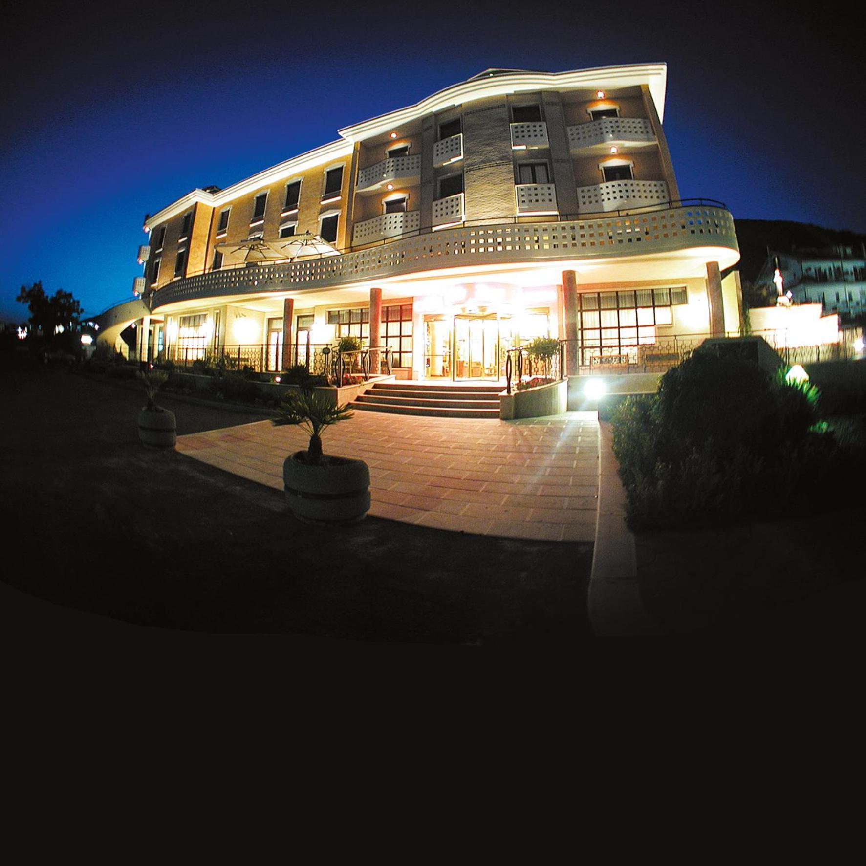 Hotel Valle Rossa Сан-Джованні-Ротондо Екстер'єр фото