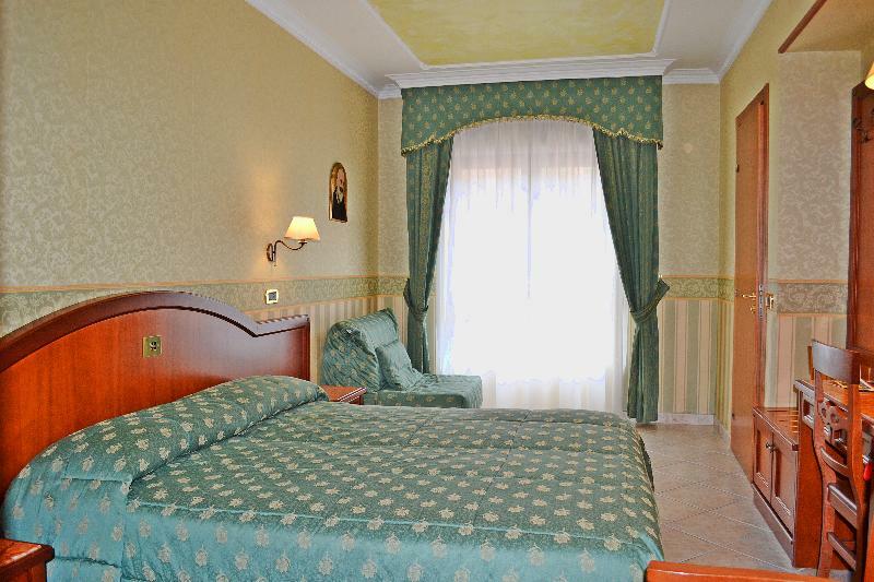 Hotel Valle Rossa Сан-Джованні-Ротондо Екстер'єр фото